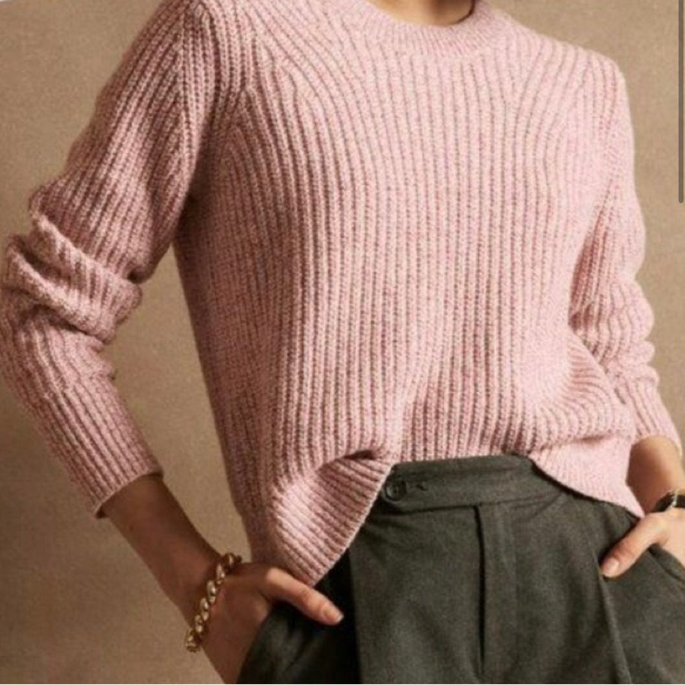 3/$20 ✨ - Banana Republic Light Pink Ribbed Sweater